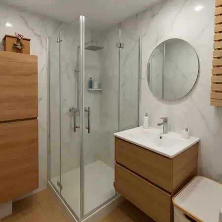 2 Pièces Dans Résidence Avec Piscine Proche Centre *