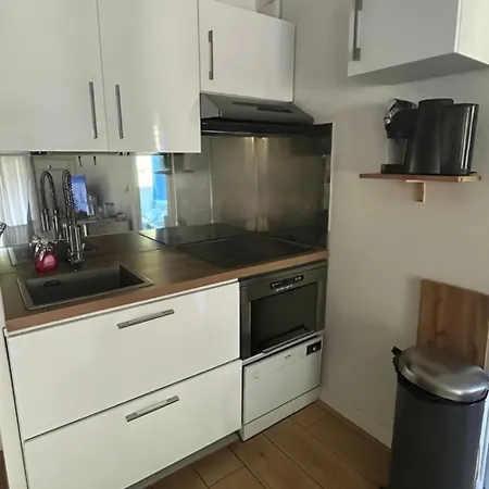 2 Pièces Dans Résidence Avec Piscine Proche Centre Fréjus