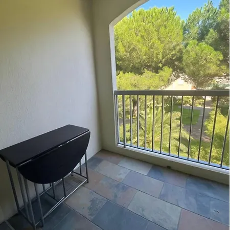 2 Pieces Dans Avec Piscine Proche Centre Apartament Fréjus